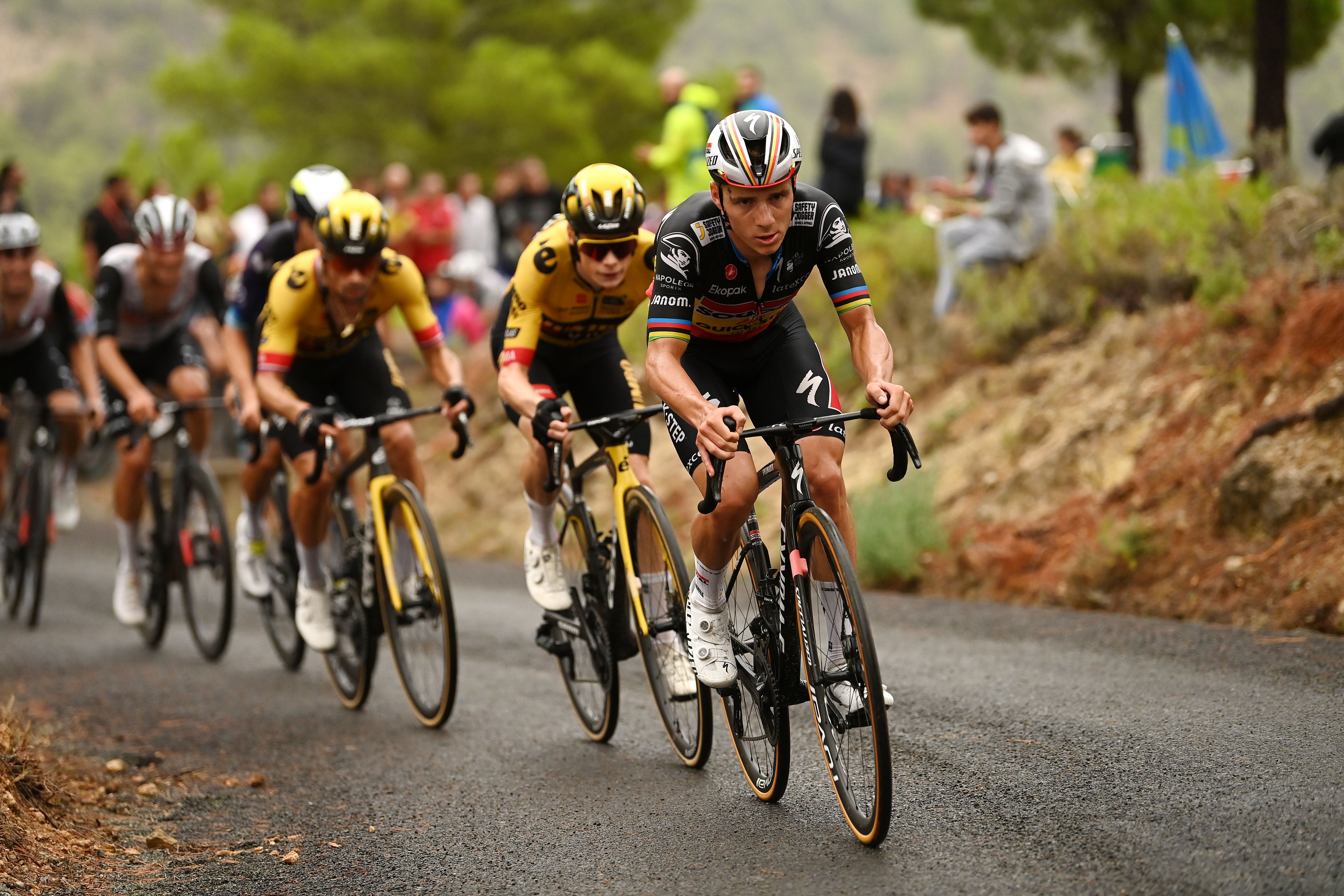 Remco Evenepoel shows off World Champion jersey at team training camp