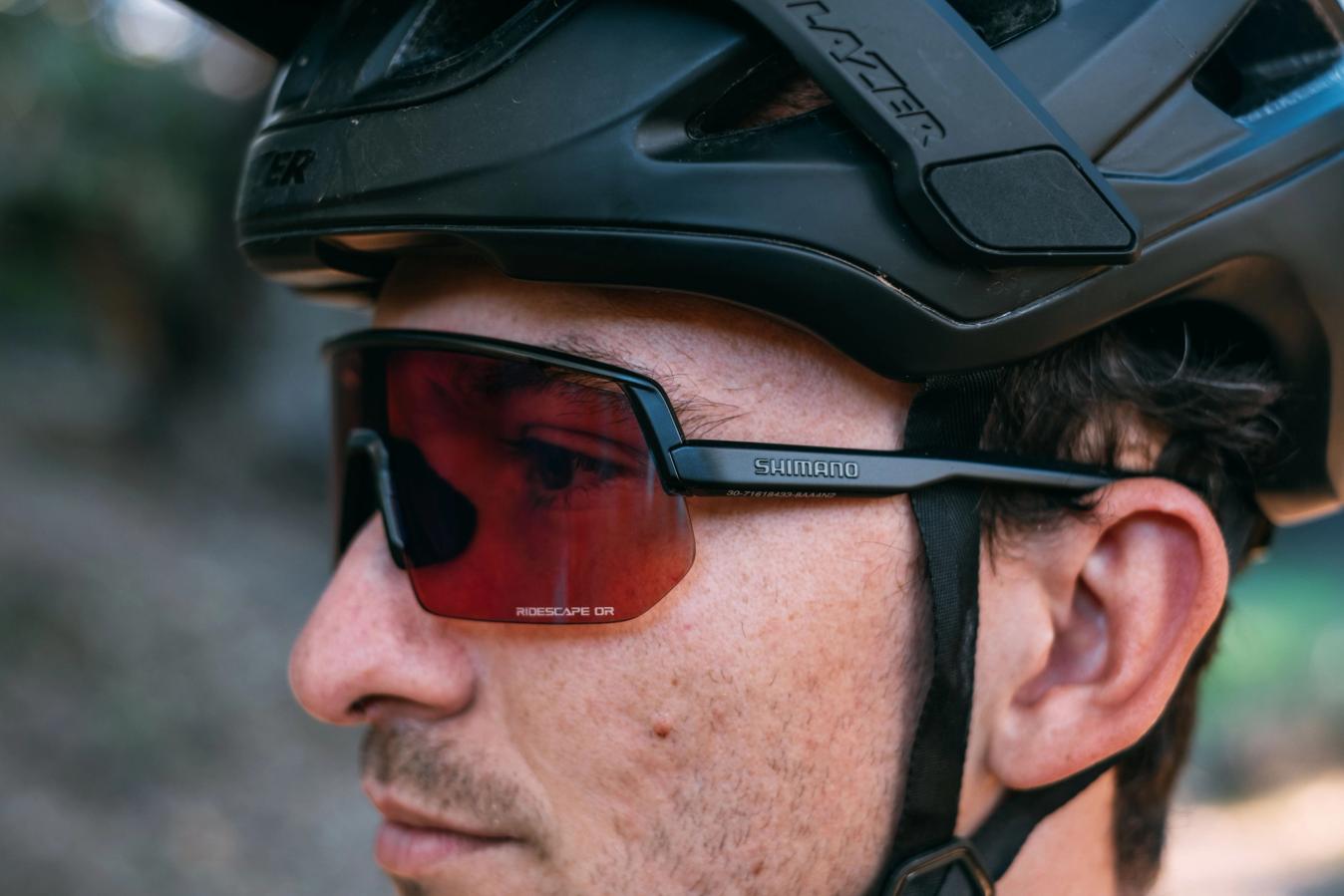 The Technium L is the half-framed brother of the Technium with the addition of a photochromic lens