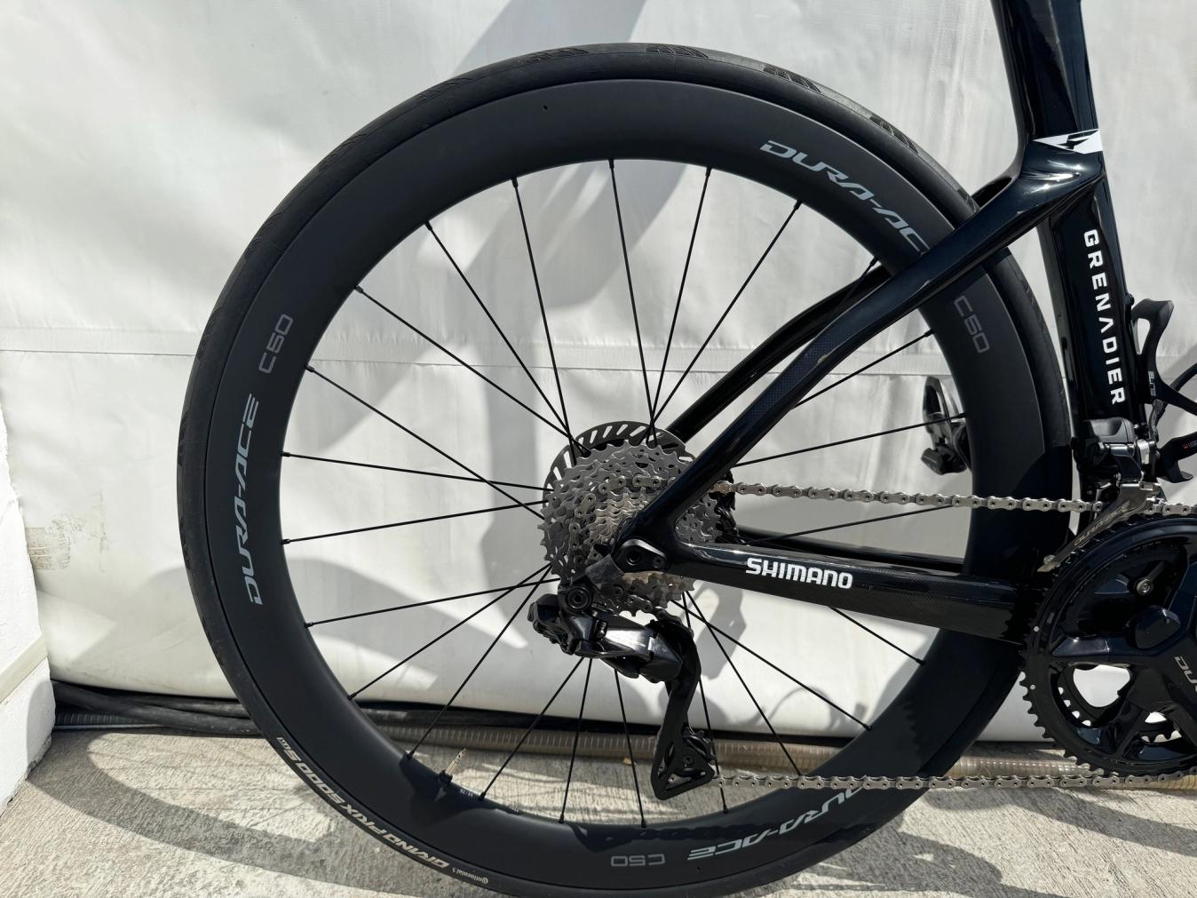 A combination of Shimano's Dura-Ace C50 wheels and Continental Grand Prix tyres