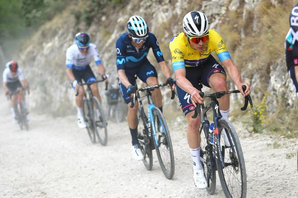 Whether it be at the Volta a la Comunitat Valenciana in 2022 or the Giro d'Italia a year prior, Remco Evenepoel has previously struggled on gravel stages