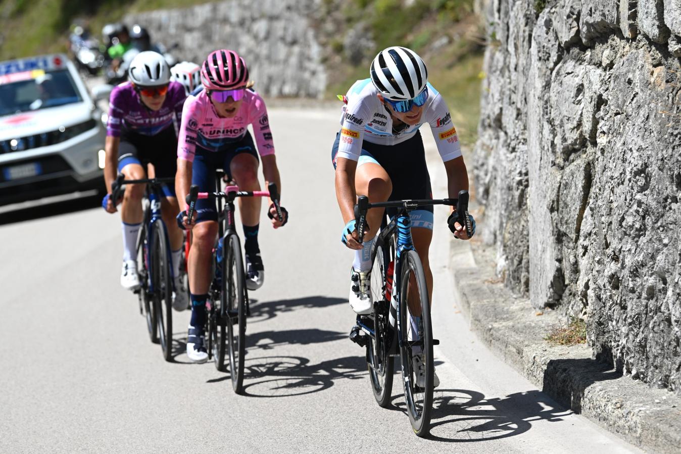 Elisa Longo Borghini puts the pressure on Annemiek van Vleuten at last year’s Giro Donne