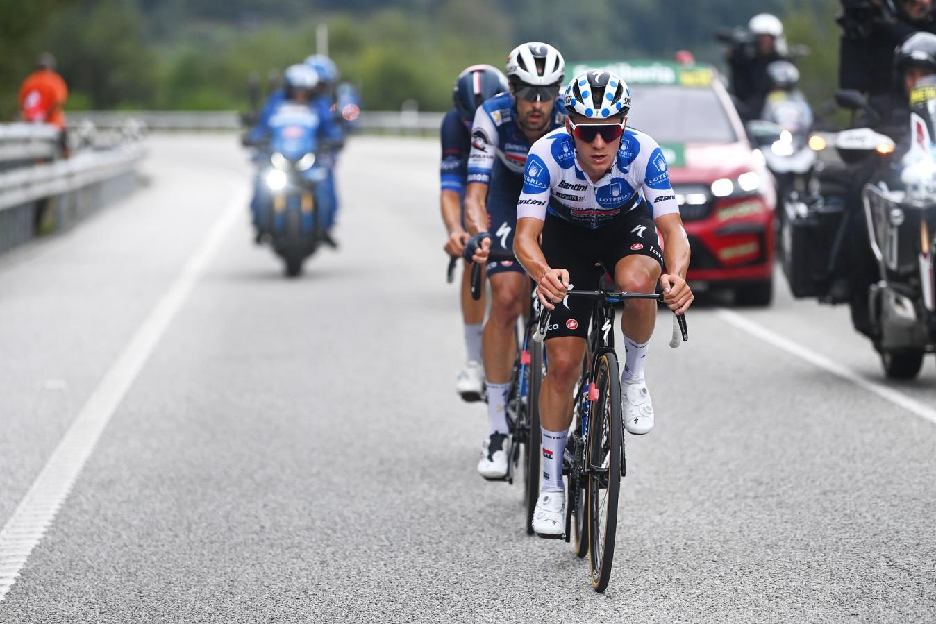 Remco Evenepoel and Mattia Cattaneo rode the rest of the breakaway off their wheels