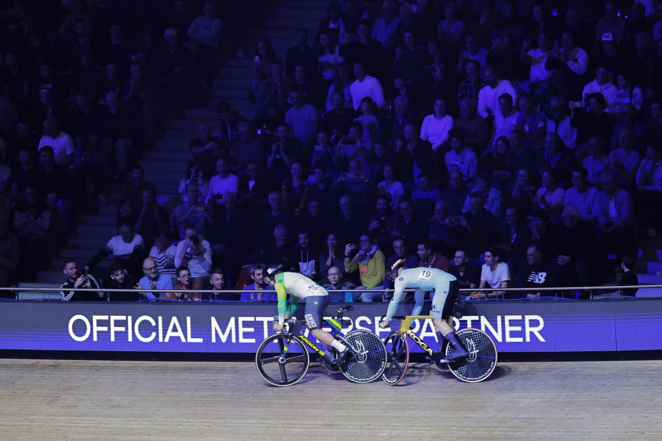 Track stands and mind games in the mens sprint final