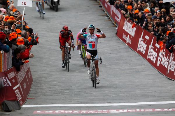 Philippe Gilbert winning Strade Bianche in 2011