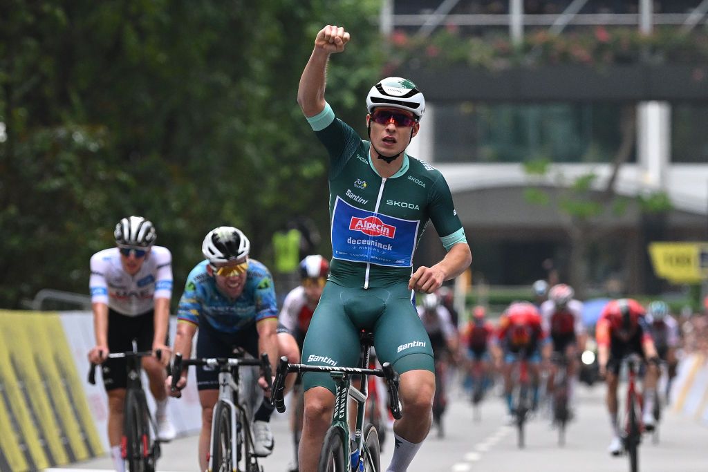 Jasper Phillipson bat Mark Cavendish et remporte le Critérium de Singapour du Tour de France