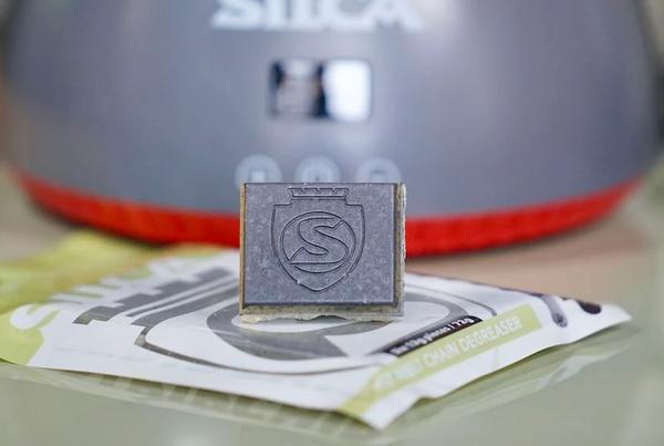 Silca's new StripChip simplifies the chain waxing process