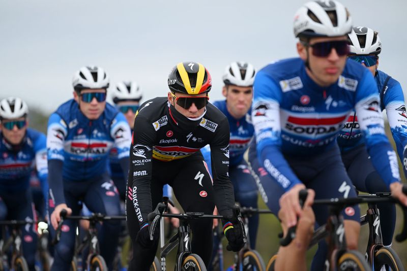 Remco Evenepoel présente un programme de courses axé sur le Tour de France