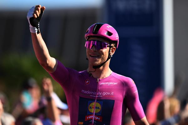 Jonathan Milan wins his third stage of the 2024 Giro d'Italia