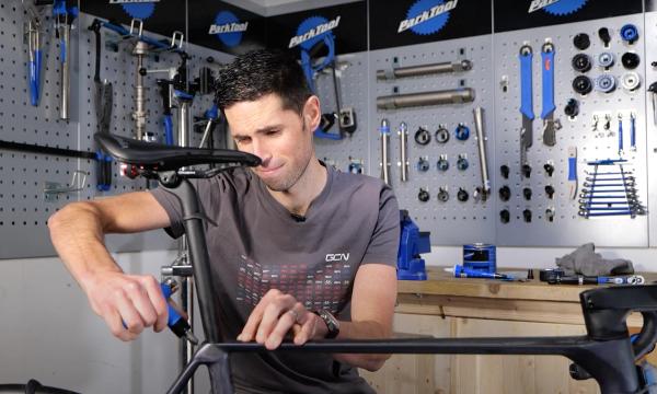 Clamping the seatpost with a torque wrench is recommended 