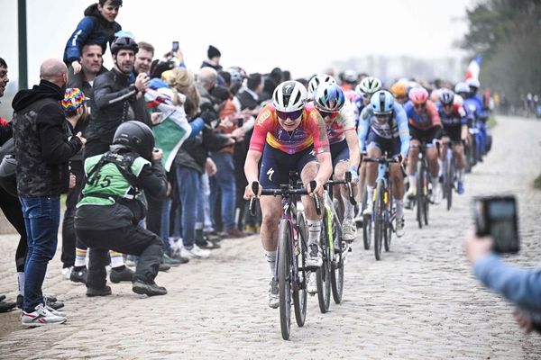 Lotte Kopecky drives the peloton in the 2023 edition. Can she finally give SD Worx their first win in Paris-Roubaix Femmes?