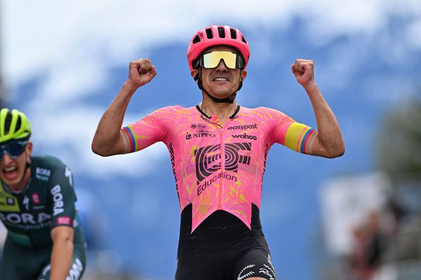 Vuelta Femenina stage 2: Alison Jackson wins sprint in crash-marred finale  | GCN