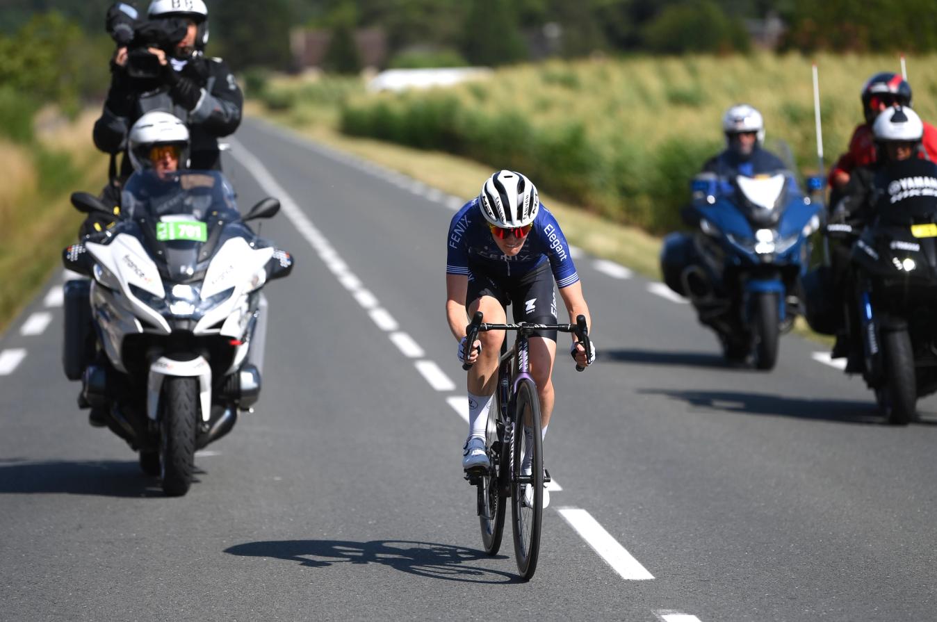 Heartbreak for Julie Van De Velde at Tour de France Femmes