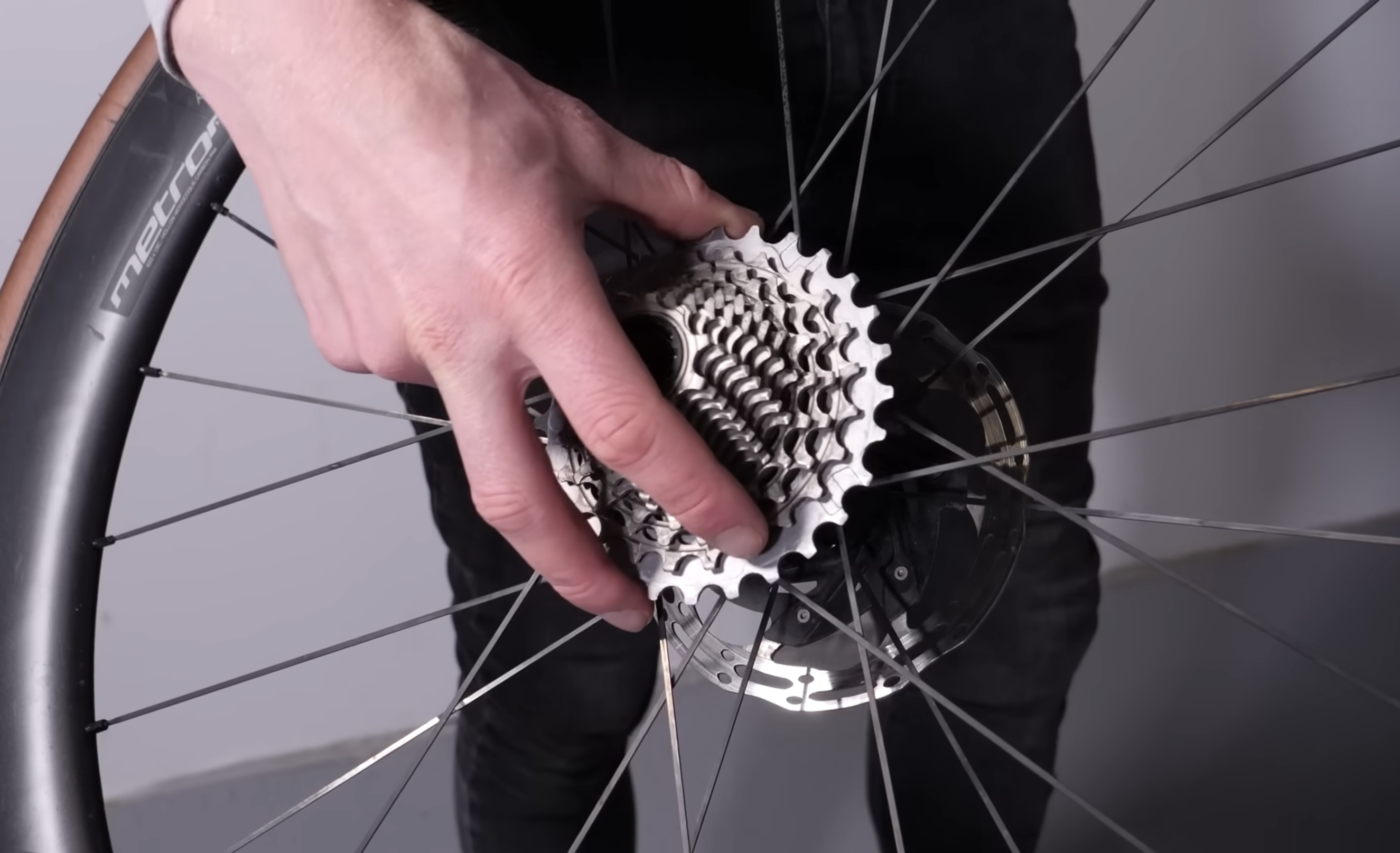 Changing cassette on online road bike