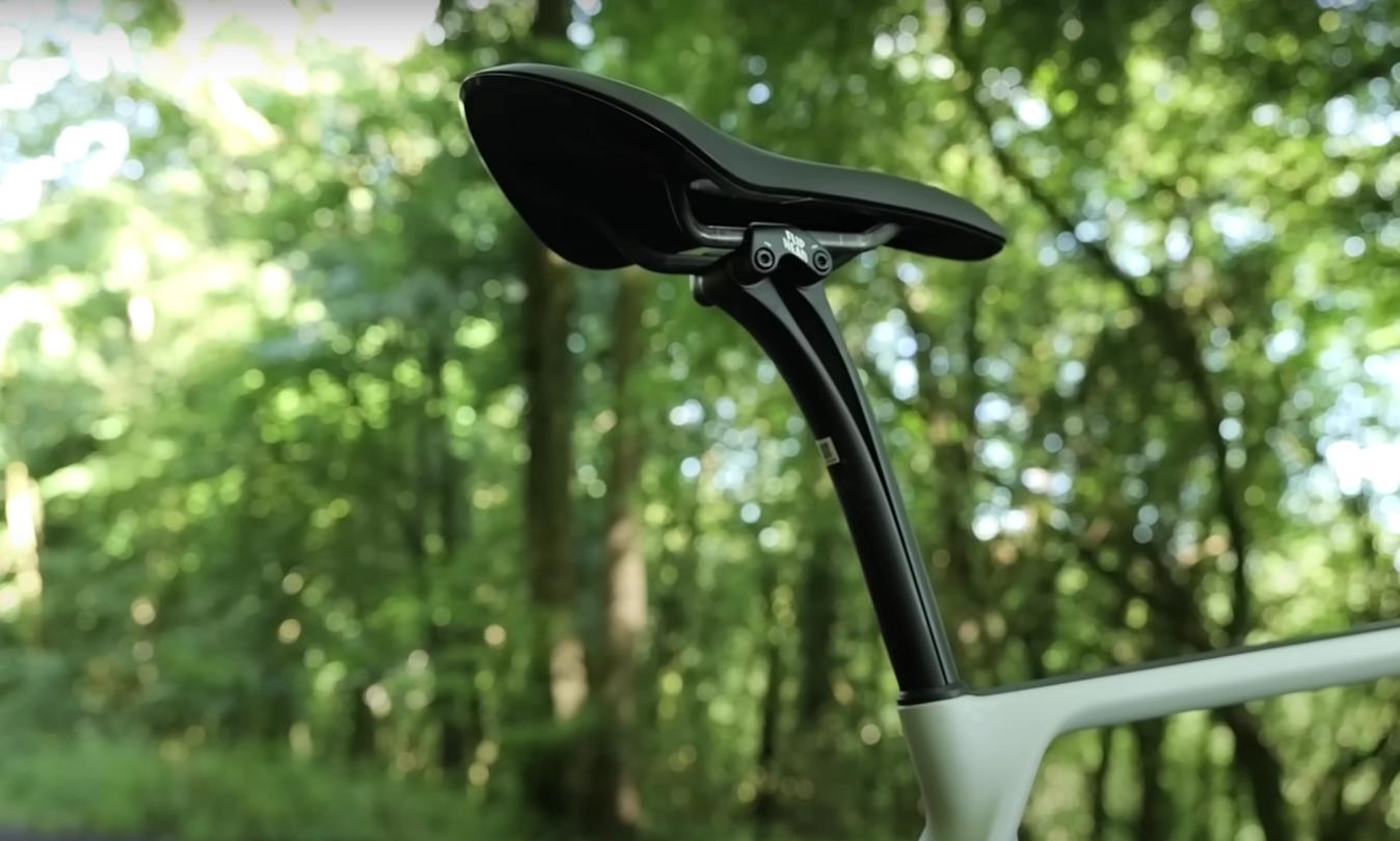Canyon have developed a new generation VCLS split seat post design to offer up to 20mm of compliance. 