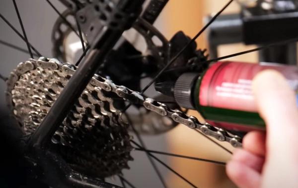 How to wax a bike chain (and why you should)