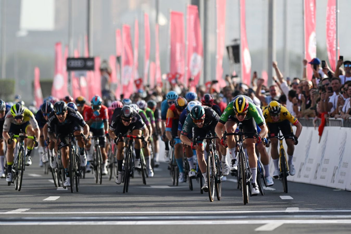 Sprint finish at stage 6 of the UAE Tour 2023