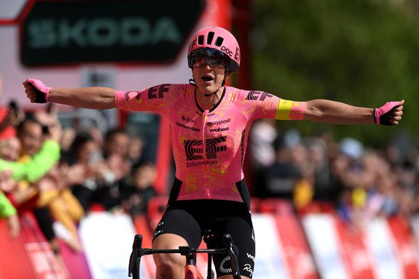 Kristen Faulkner made a late attack and held on to win stage 4 of the Vuelta Femenina