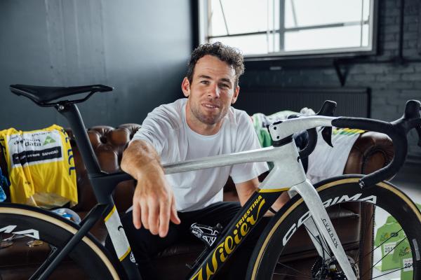 Mark Cavendish with his special edition Wilier Triestina Filante SLR