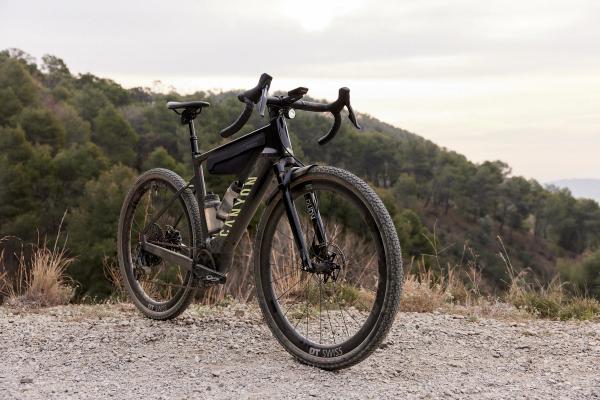 The top spec Grizl:On comes equipped with both a dropper post and a suspension fork
