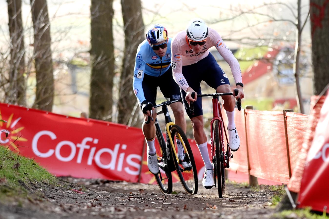 Those hoping for a true encounter between Mathieu van der Poel and Wout Van Aert may have been disappointed to see Van Aert so far off the pace in Mo;