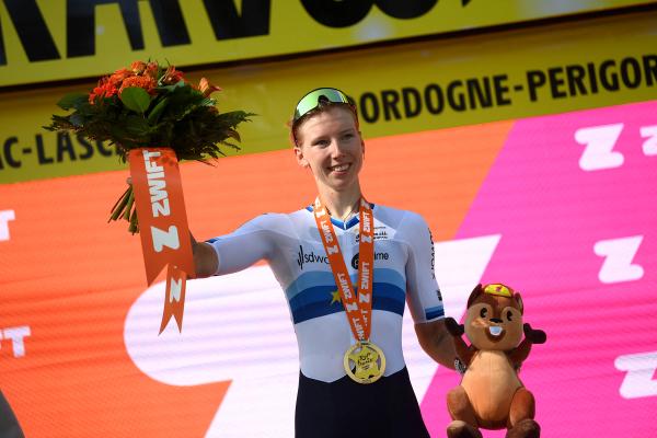 It is the second year in a row that Lorena Wiebes departs the Tour de France Femmes avec Zwift earlier than expected