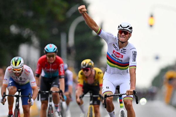 Mathieu van der Poel wins his first race in rainbow colours