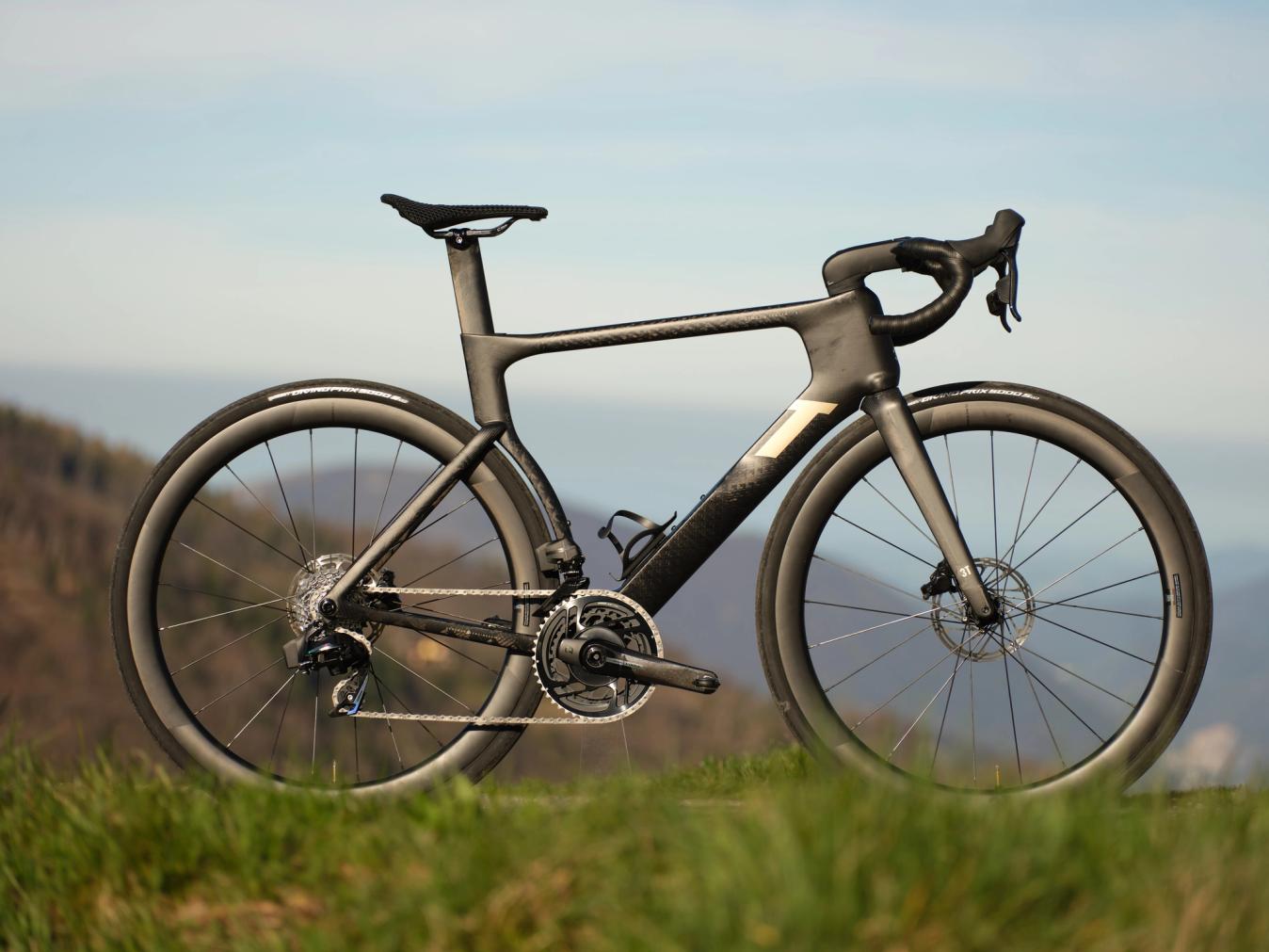The Strade Italia will also be available in a Project X 'naked finish' to show off the bikes carbon weave