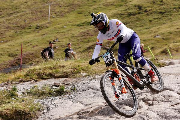 Charlie Hatton in action before winning the elite downhill world title