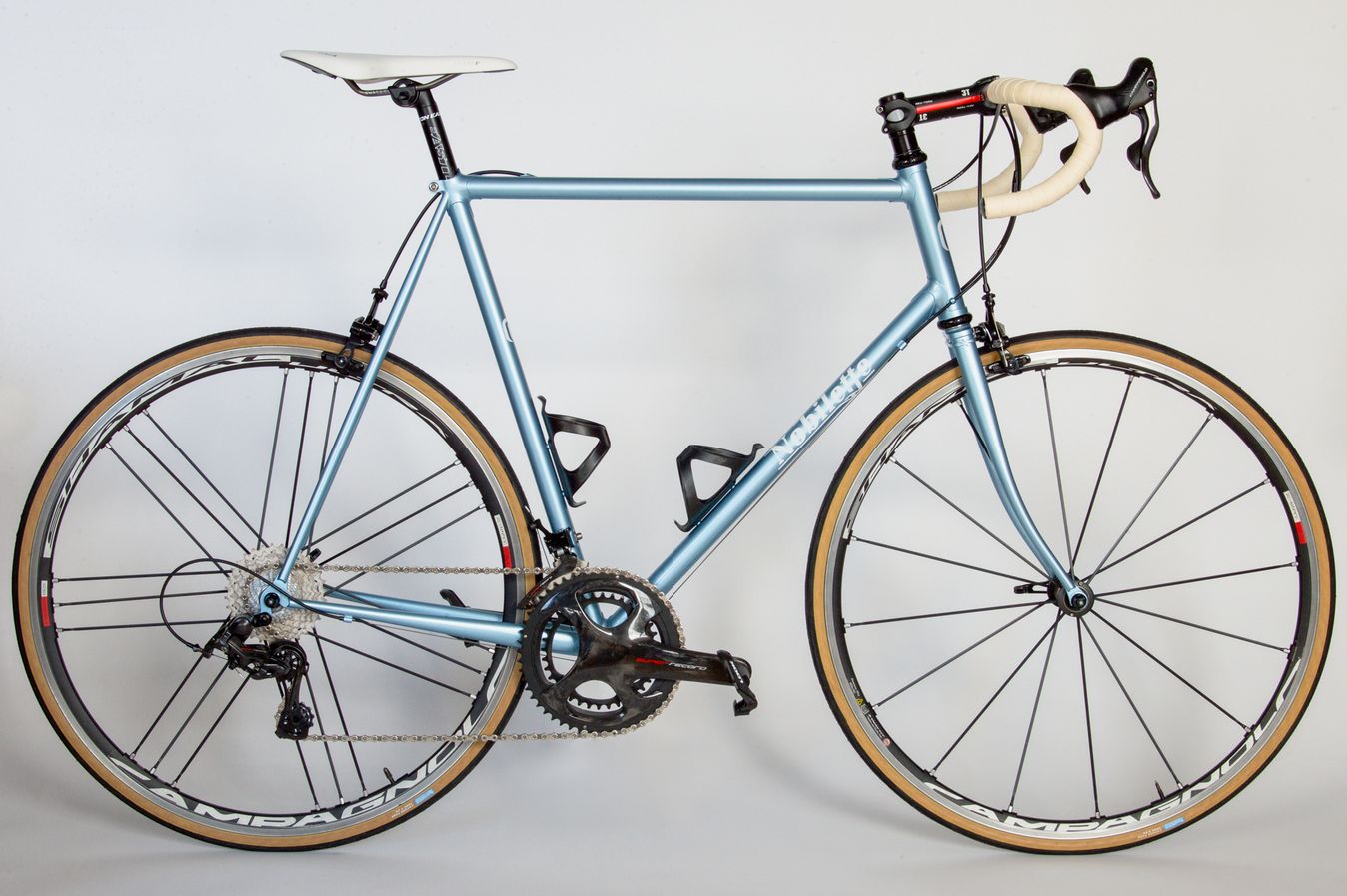 This custom Nobilette has a steel frame and is partnered with a Campagnolo groupset. It gets a 'Supernice' from us