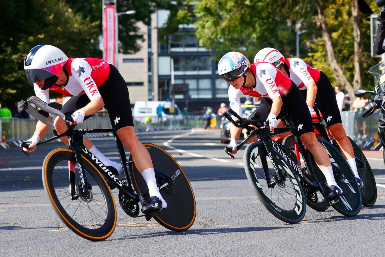 Swiss riders at the Glasgow World Championships wore skinsuits that look like the Fenoq