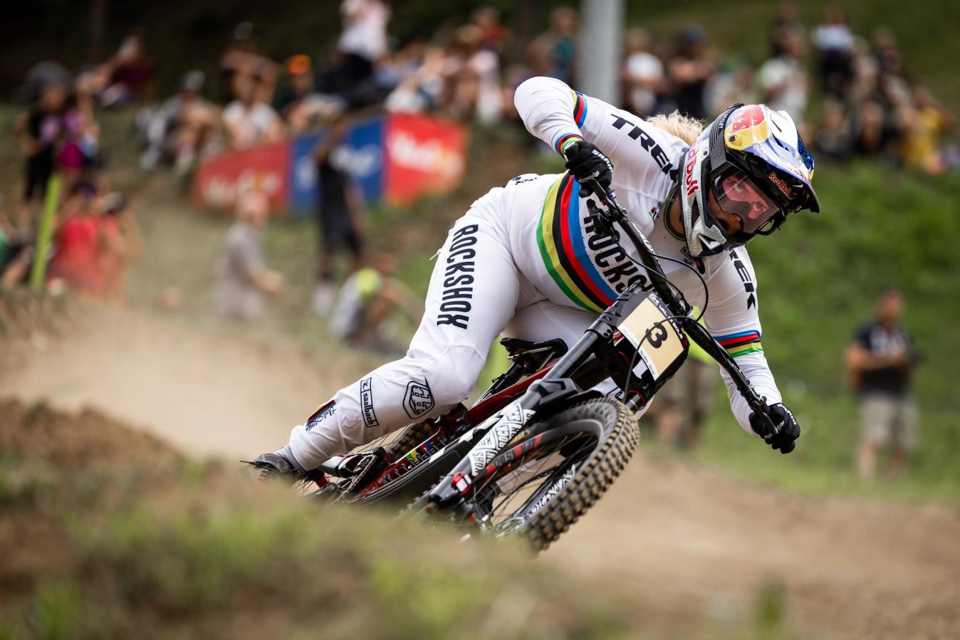 Vali Höll will try to defend her downhill rainbow jersey in Scotland