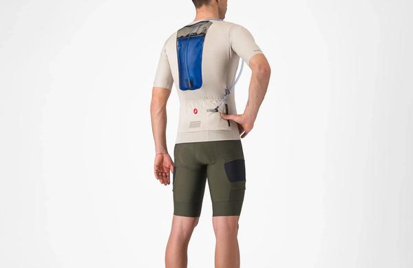 The Castelli Unlimited Pro has a pocket for hydration bladders