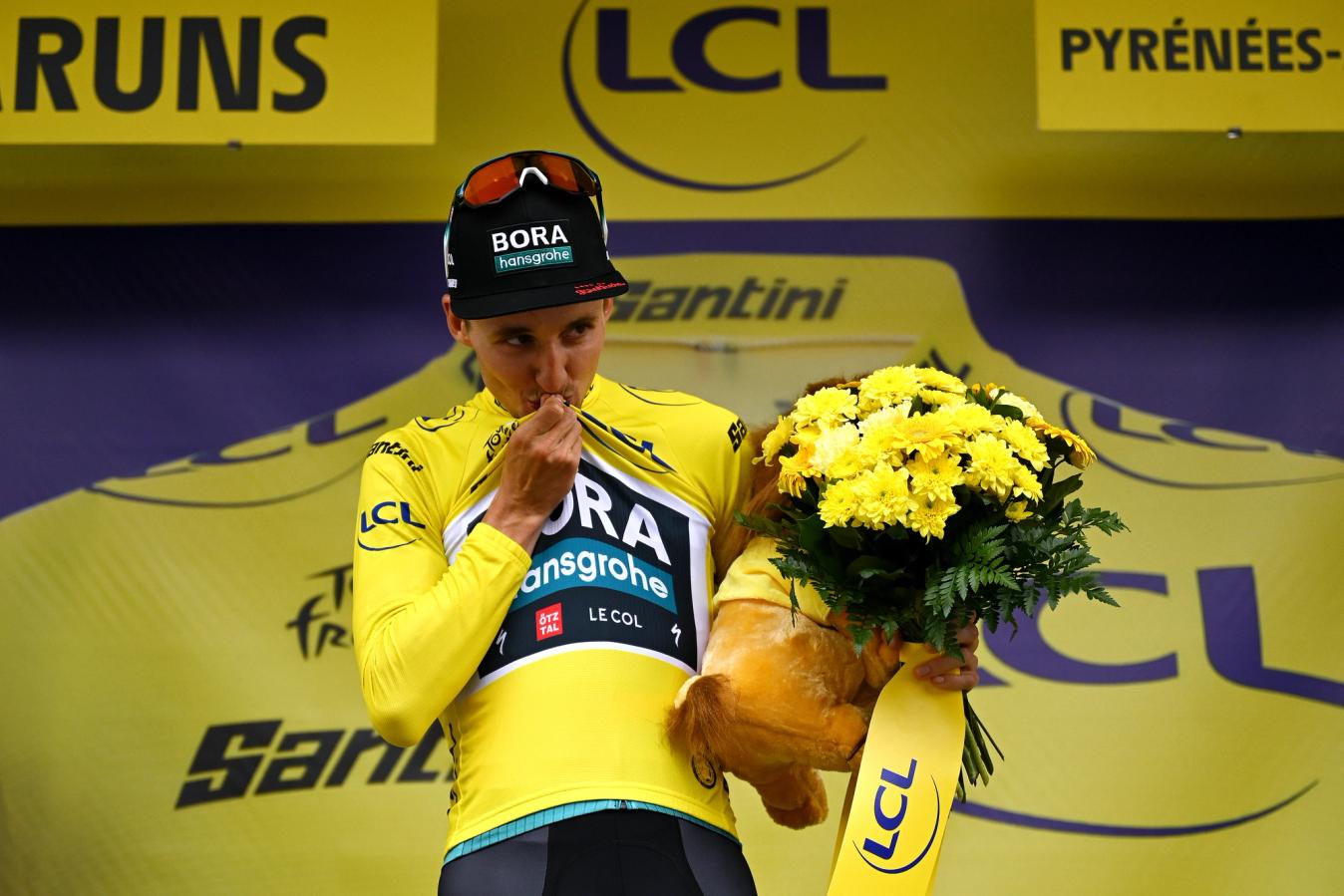 Jai Hindley donned the yellow jersey during his Tour de France debut