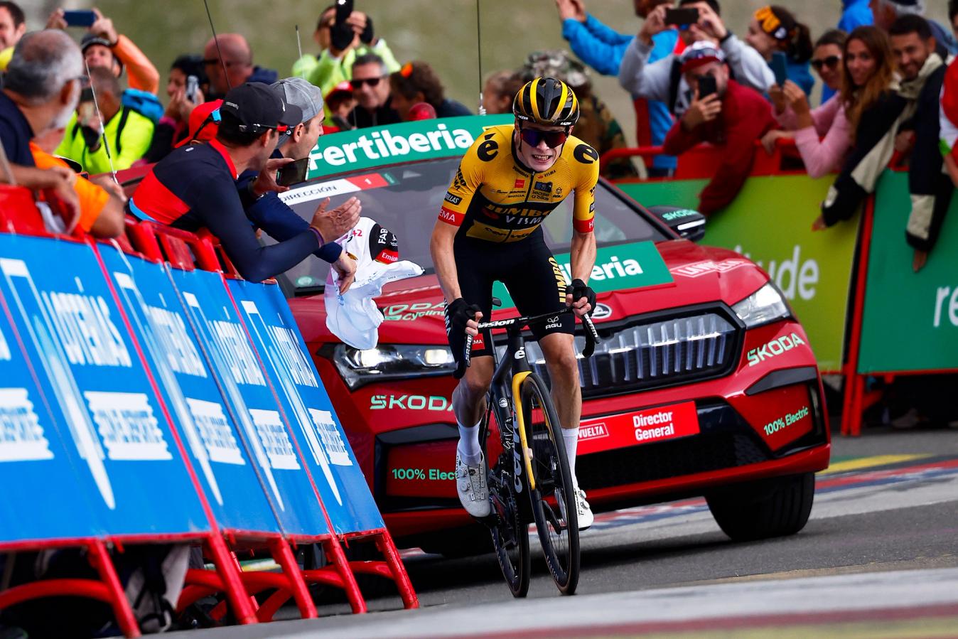 Jonas Vingegaard took his first Vuelta a España stage victory in style