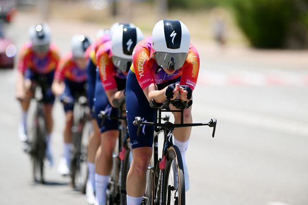 SD Worx in action during last year's Vuelta Femenina team time trial