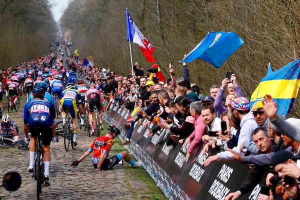 Crashes on the entrance to the Arenberg are common in Paris-Roubaix