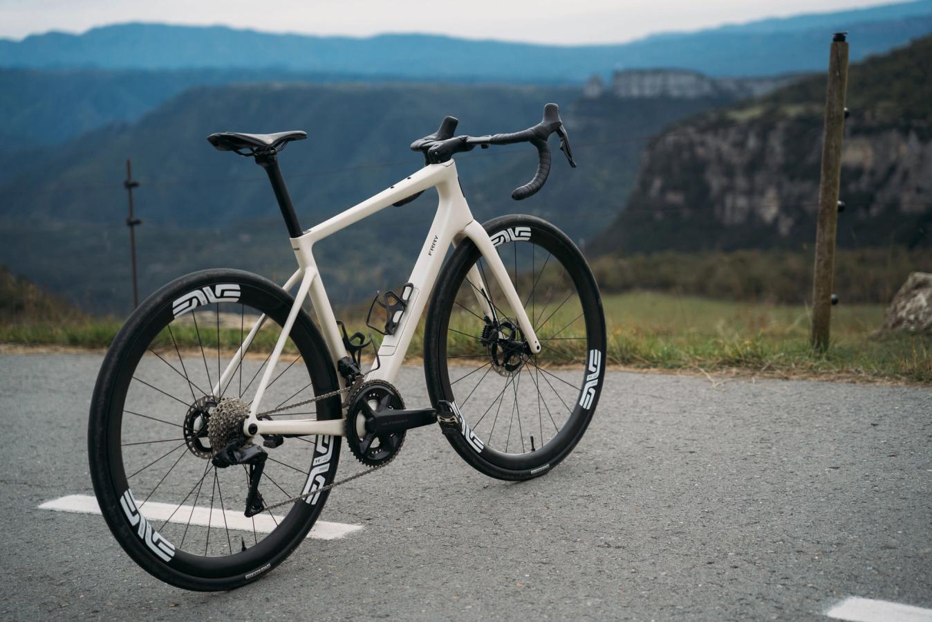The Fray is built to be a bike for many occasions, with functionality at the core of its design 