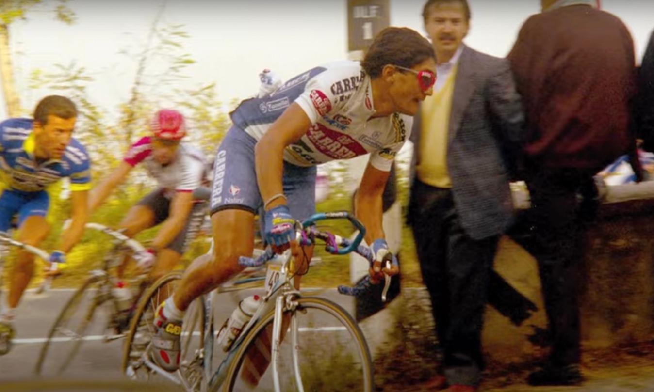 Aero bars became a go to bit of kit in the peloton between 1993-1997 when they were then banned 