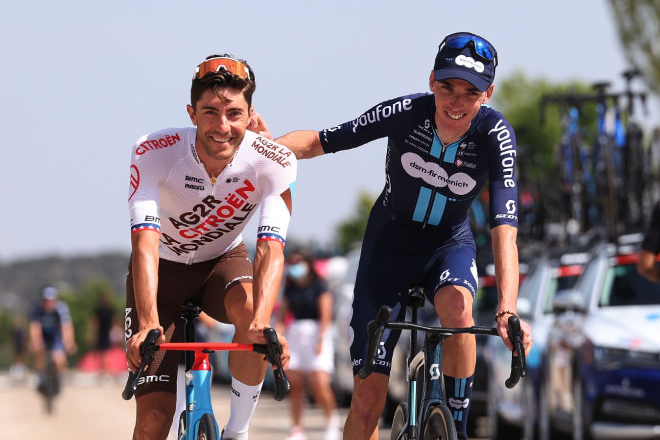 Larry Warbasse (left) with former teammate Romain Bardet at the Vuelta a España