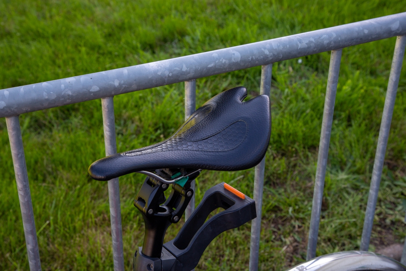 A standard Infinity seat on a suspension seatpost