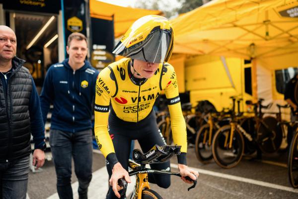 Jonas Vingegaard sports the eye-catching Giro helmet ahead of stage 1