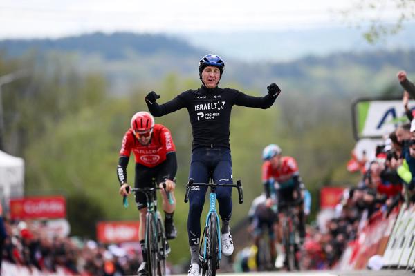 Stevie Williams had shown himself as the day's strongest rider on the penultimate ascent, before crossing the finish line full of emotion at the end