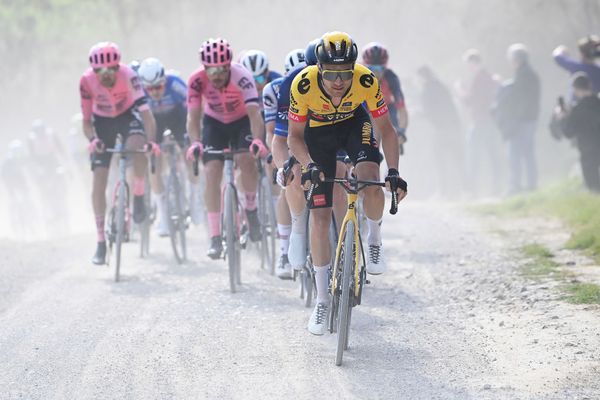 The peloton takes on the white gravel roads of Strade Bianche