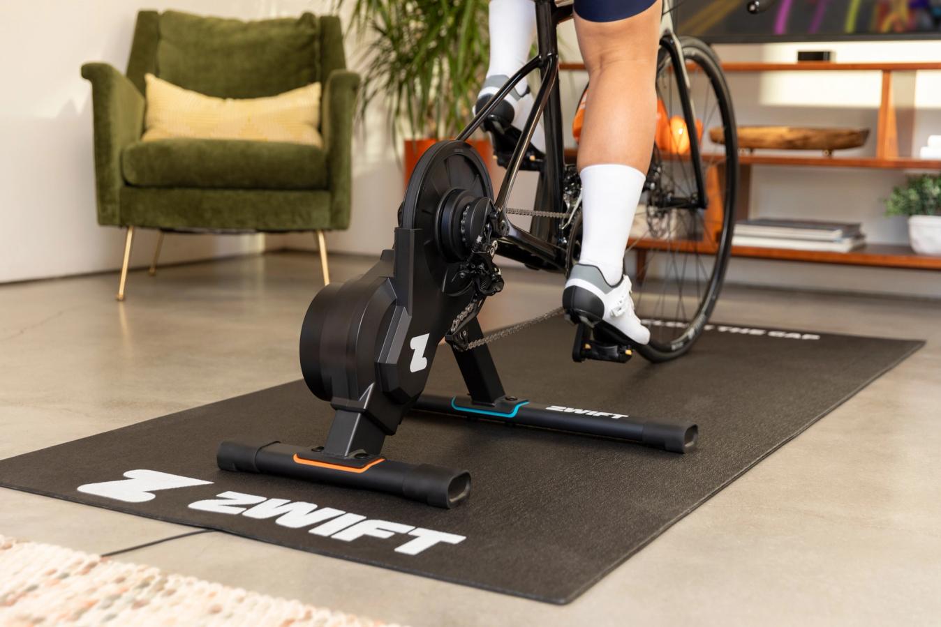 The trainer uses a single cog and simulated virtual gears controlled by a remote shifter