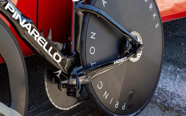 Geraint Thomas uses a big single chainring and Classified's two-speed hub in the Giro d'Italia time trial