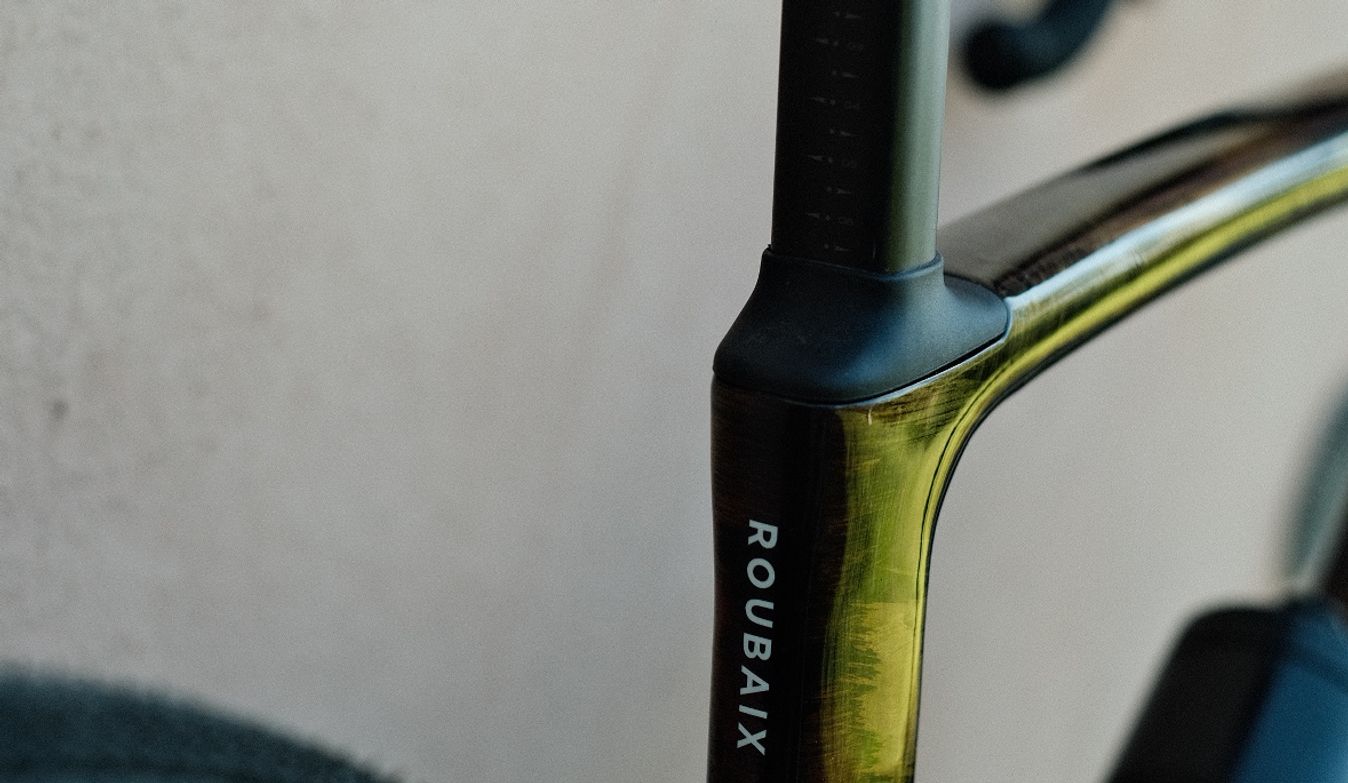 The Roubaix SL8 also has a new 'AfterShock' seatpost design