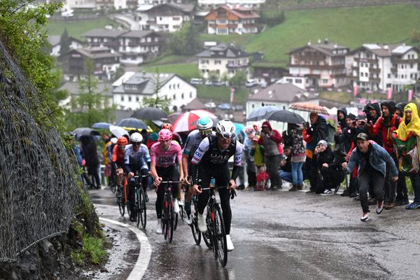 The peloton climb on stage 16 of the Giro d'Italia