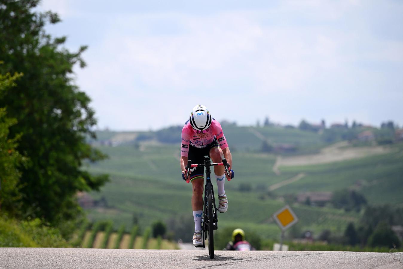 Annemiek van Vleuten on her way to a 15th stage victory at the Giro d’Italia Donne