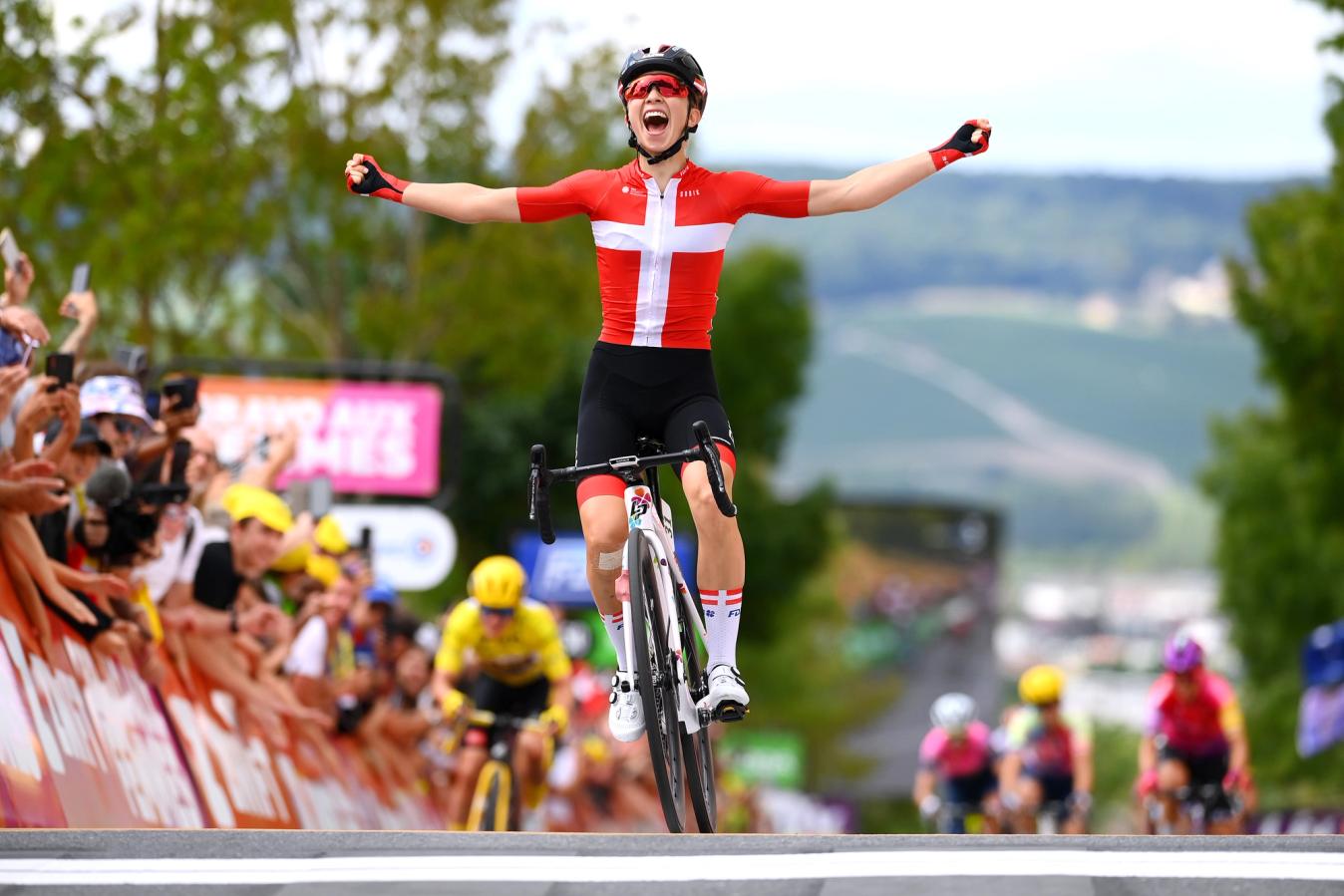 Cecilie Uttrup Ludwig took a memorable victory on stage 3 of the 2022 Tour de France Femmes