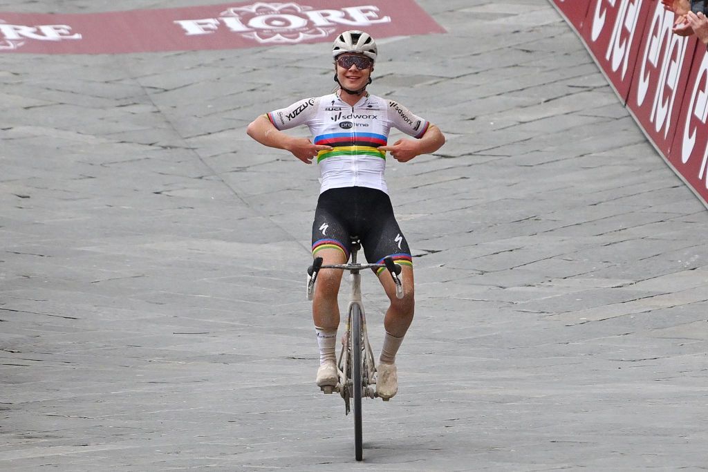 Strade Bianche Lotte Kopecky storms to victory ahead of Elisa